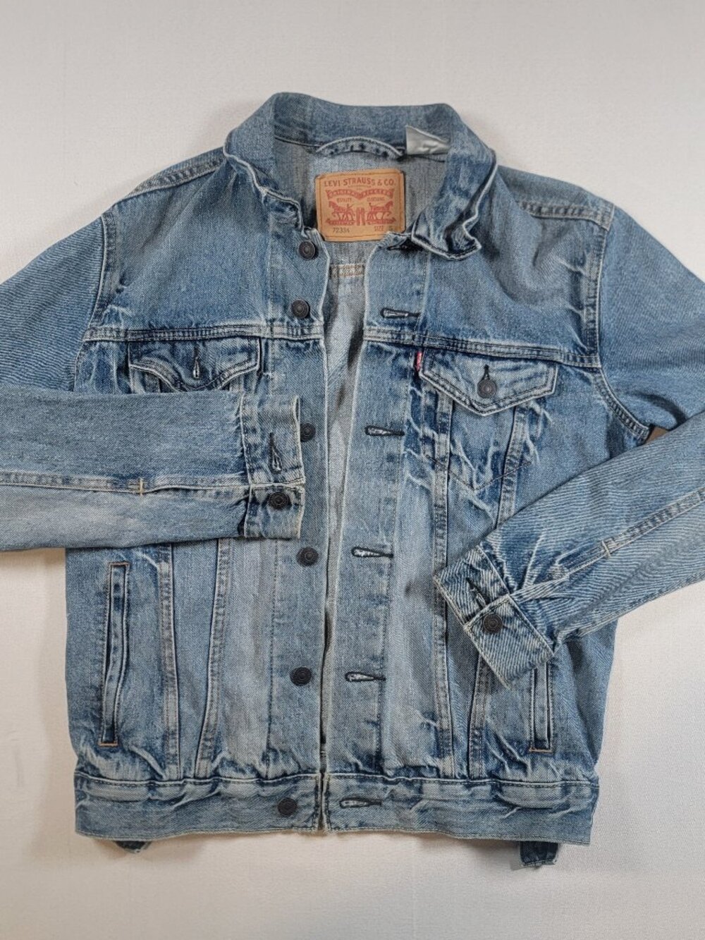 Levi’s 72334 Denim Trucker Jacket Women’s Small Light Wash Distressed Red Tab